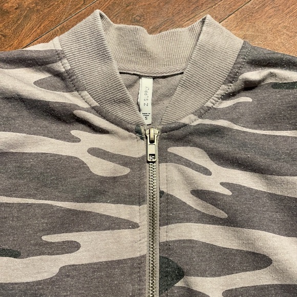 Z Supply Camo Zip Up Sweater - Picture 2 of 4